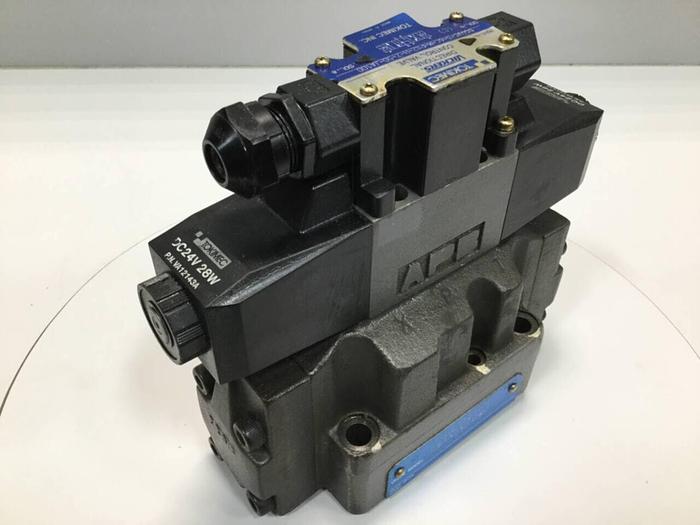 Used TOKIMEC VICKERS Valve DG3V-7-3C-E-T-10-JA8-SM15-7 USED