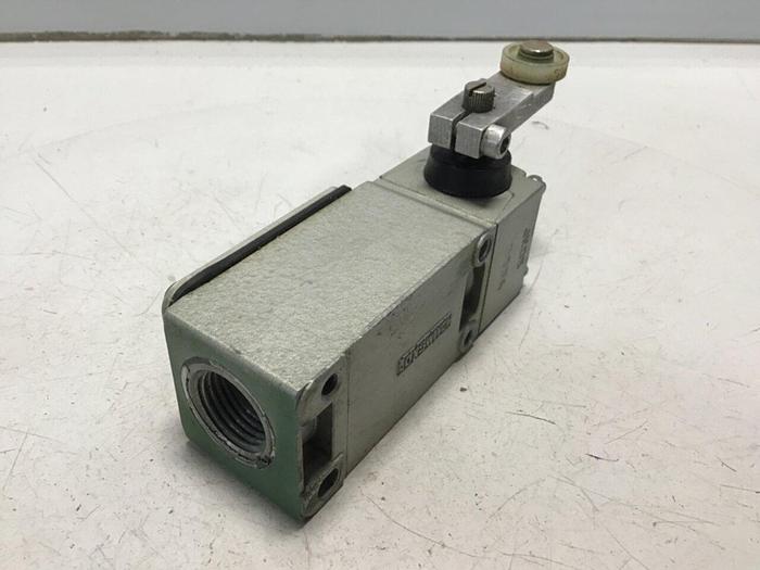 Used TELEMECANIQUE Lox-Switch C2JK05 #122094