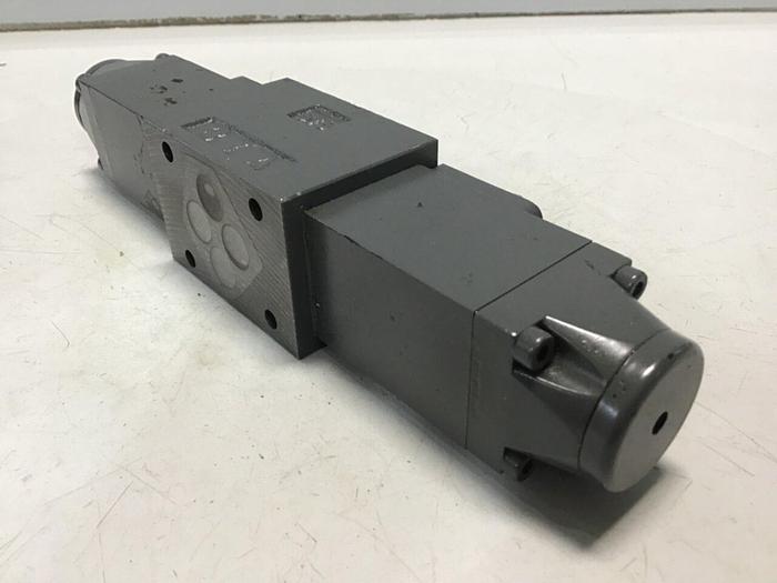 Used MANNESMANN REXROTH Valve 4WE6E53/AG24N9Z4 SO503 #133003