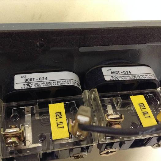 Used ALLEN BRADLEY Push Button Enclosure 800T-3TZM11 SER T #71187