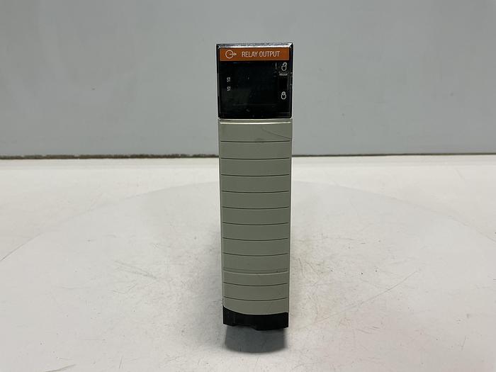 Used ALLEN BRADLEY 1756-OW16I SERIES A