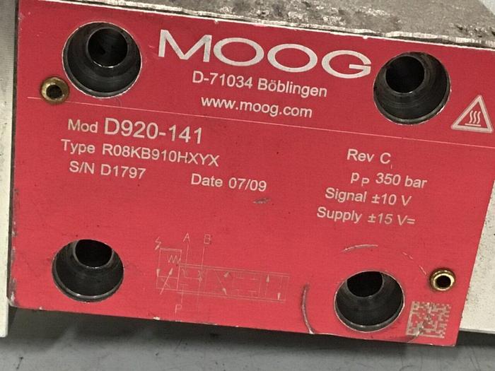 Used MOOG Servo Direct Drive Valve D920-141  USED