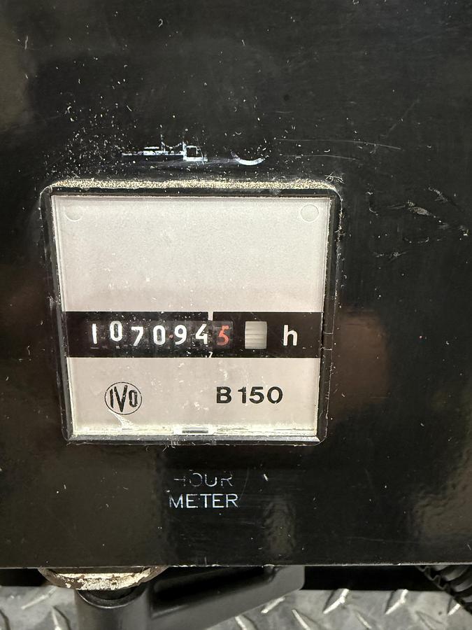 Used 1999 CINCINNATI MILACRON 310 Ton Injection Molding Machine MT310-22 USED #151852