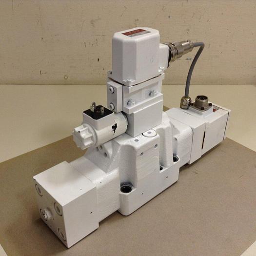 Used MOOG Servo Valve J662C120 Used