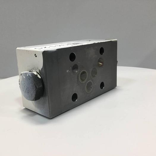 Used VICKERS Tokimec Pressure Relief Valve DGMDC5YBK30J #95851