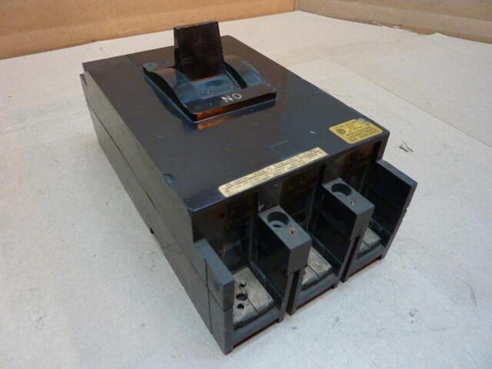 Used SQUARE D 400 Amp Circuit Breaker LAL36000 #29479