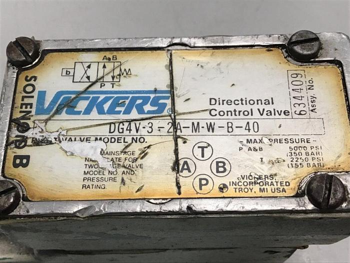Used VICKERS Directional Control Valve DG4V-3-2A-M-W-B-40 #115362