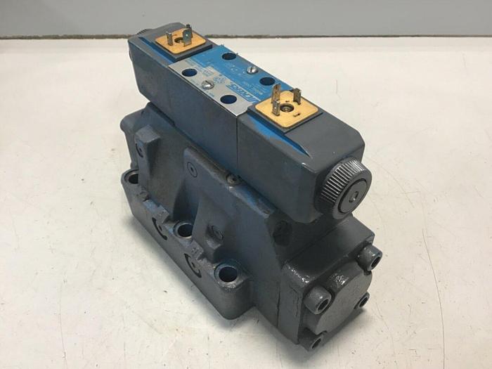 Used VICKERS Solenoid Directional Valve DG4V-3-6C-M-U-HL7-60-B13 Used