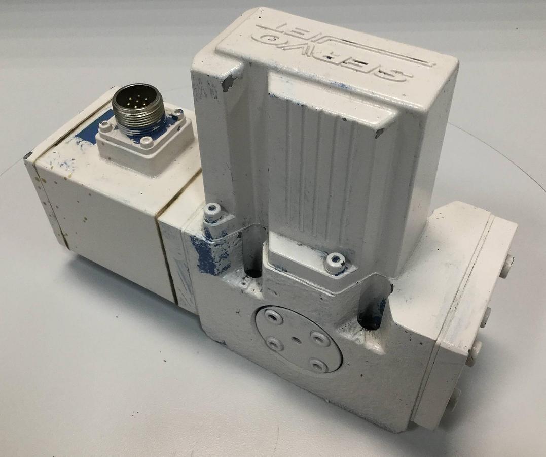 Used MOOG D661-5009 SERVO JET HYDRAULIC VALVE USED 