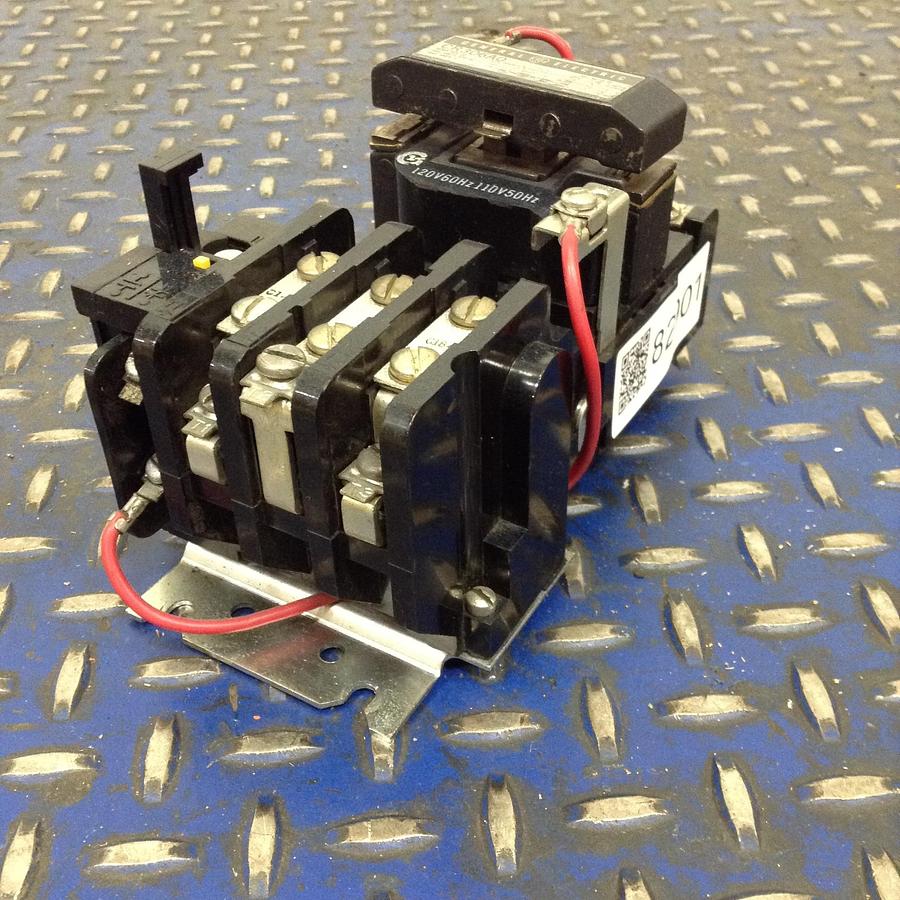 Used GENERAL ELECTRIC (G.E.) Motor Starter Size 00 CR306A0 USED