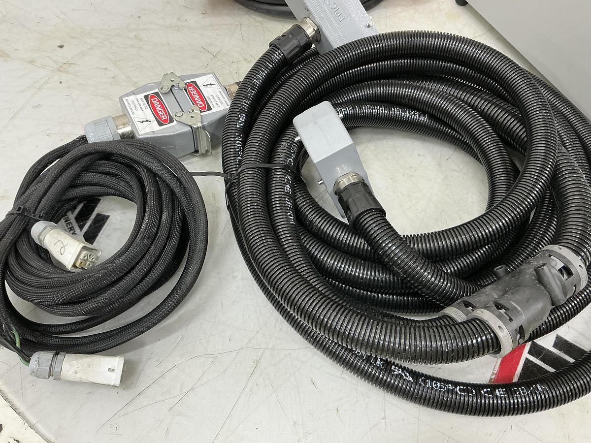 Used GAMMAFLUX LP L06G030D04S4NJC Hot Runner