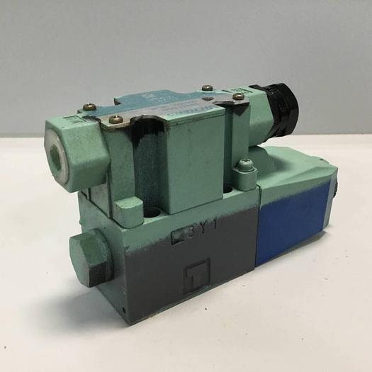Used VICKERS Directional Control Valve DG4V32AMP7H750JA100 #91786