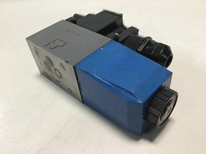 Used VICKERS Directional Control Valve DG4V32AMP7H750 Used #114990