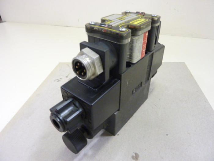 Used PARKER Valve D1VW1CNYCF56 #44588