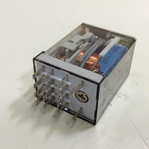 Used ALLEN BRADLEY Relay 700-HC24Z24-3-4 SER D #76293