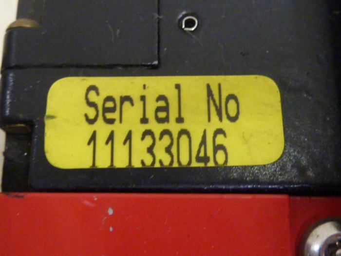 Used FORTRESS INTERLOCKS Safey Interlock Switch AMLOK024024 #67197