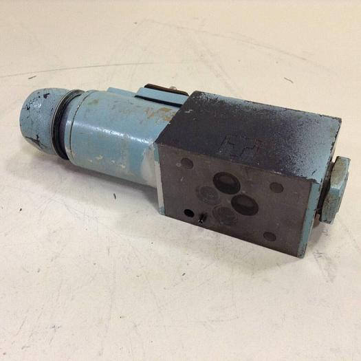 Used VICKERS Directional Valve DG4V-3S-2AL-M-U-HL7-60-EN490 #80181