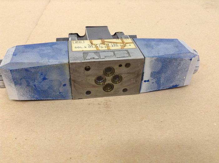 Used VICKERS Tokimec Directional Control Valve DG4V32CMP7H750 Used