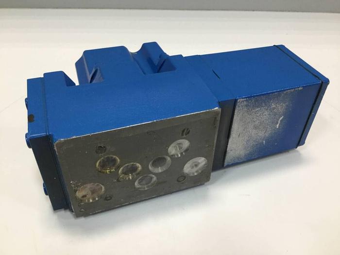 Used MOOG Valve J661-124 Used