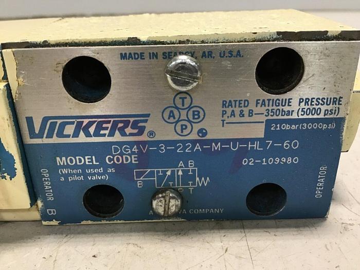 Used VICKERS Valve DG4V-3-22A-M-U-HL7-60 Used