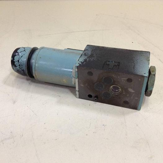 Used VICKERS Directional Valve DG4V-3S-2AL-M-U-HL7-60-EN490 #80176