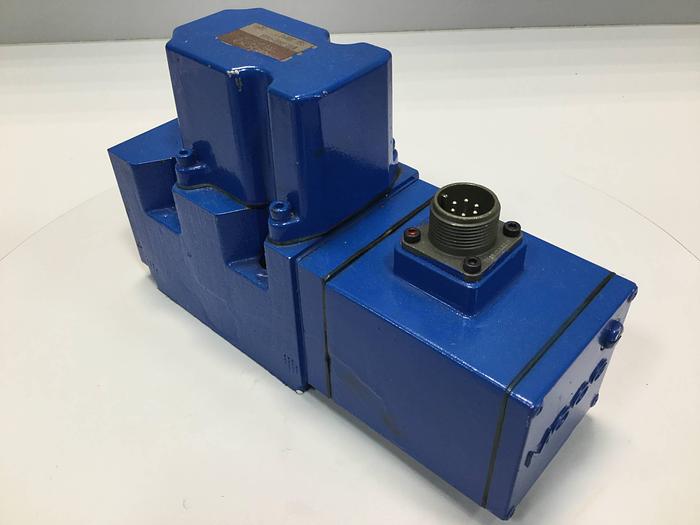 Used MOOG Servo Valve J661-040A #95827