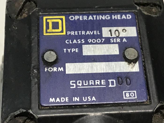 Used SQUARE D Limit Switch 9007-C54F #121693