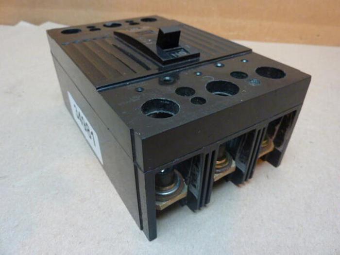 Used GENERAL ELECTRIC / GE 225 Amp Circuit Breaker TQD32225 #34981