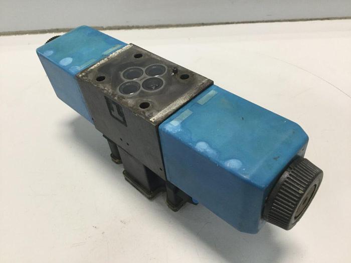 Used VICKERS Valve DG4V3S8CVMFPA5WWLH561 #105998