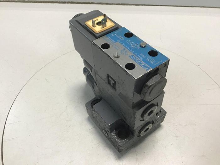 Used VICKERS Valves DG4V-3-2AL-M-U-HL7-60 #142202