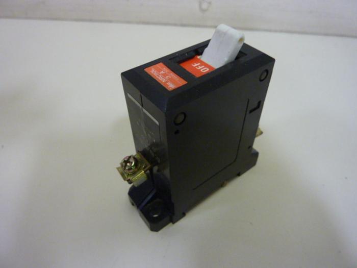 Used IDEC Circuit Protector NCR110L/3A #64264