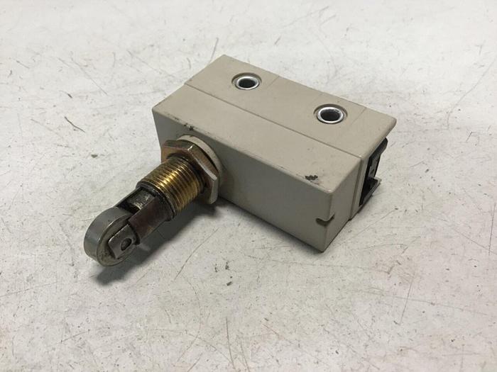 Used OMRON Limit Switch D4MC-5040 Used
