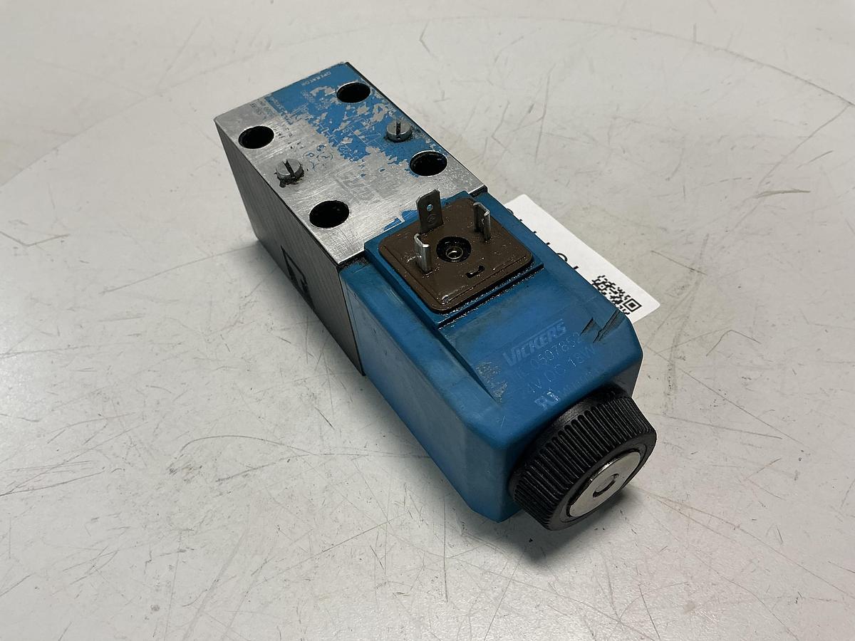 Used VICKERS DG4V-3-22-M-U-HL