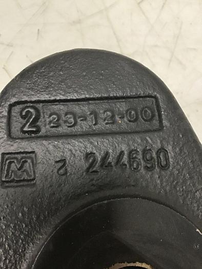 Used HUSKY Tie Bar Lock Link Mount Bracket 244690 #124039