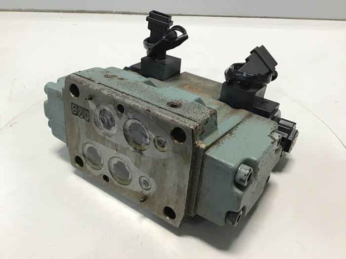 Used YUKEN Valve DSHG-04-3C10-T-D24-5173 USED
