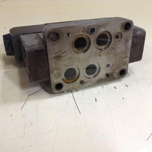 Used VICKERS Valve DG4V-3-6C-M-U-HL7-60-B13 Used