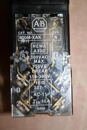 Used ALLEN BRADLEY Push Button 800MR-FXT YELLOW #18420