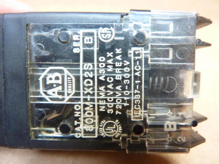 Used ALLEN BRADLEY Selector Switch 800MB-NX36 #38139