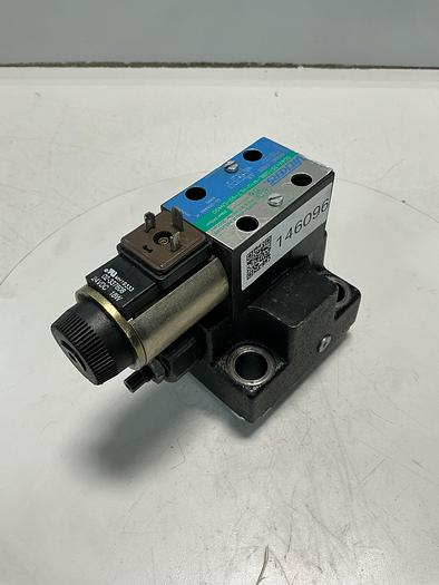 Used VICKERS DG4V-3S-56BL-M-U-HL7-60-EN490