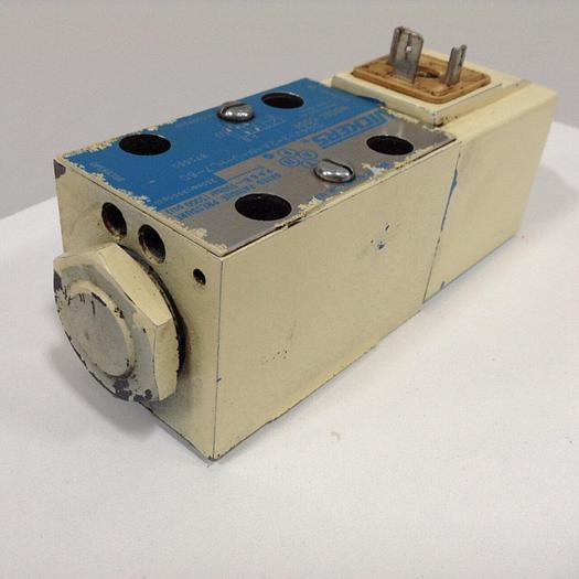 Used VICKERS Solenoid Valve DG4V32AMUHL760 Used