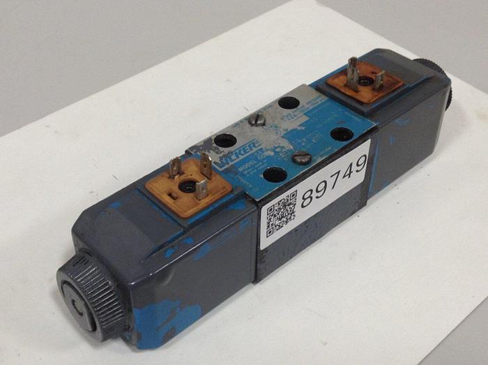 Used VICKERS Directional Valve DG4V-3-6C-M-U-HL7-60 Used