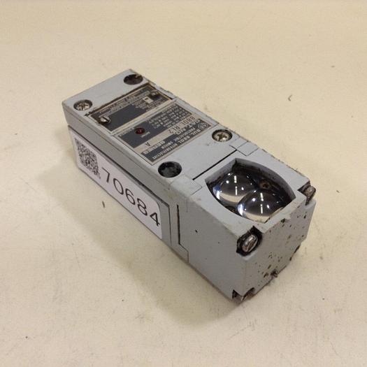 Used ALLEN BRADLEY Photoelectric Switch 880L-RL2 SER A #70684