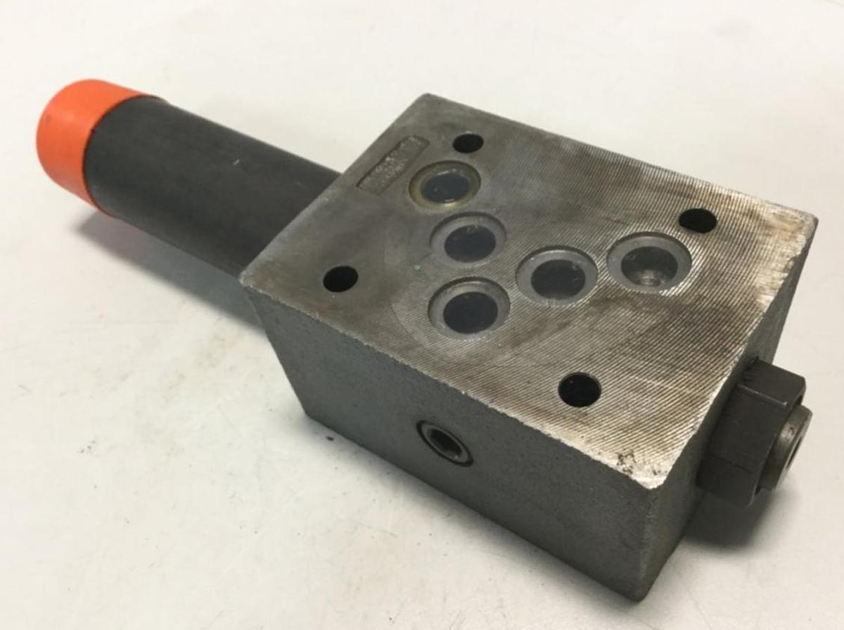 Used REXROTH Valves ZDR 10 DP2-53/150YM/12 Used 