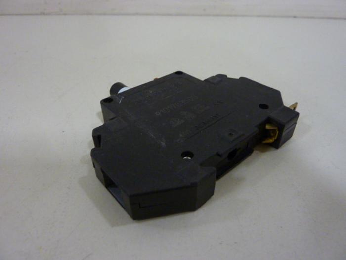 Used WEIDMULLER 3 Amp Circuit Breaker 9101703500 #52177