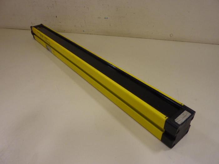 Used ALLEN BRADLEY Light Curtain Receiver 440L-R4B0600-N Used