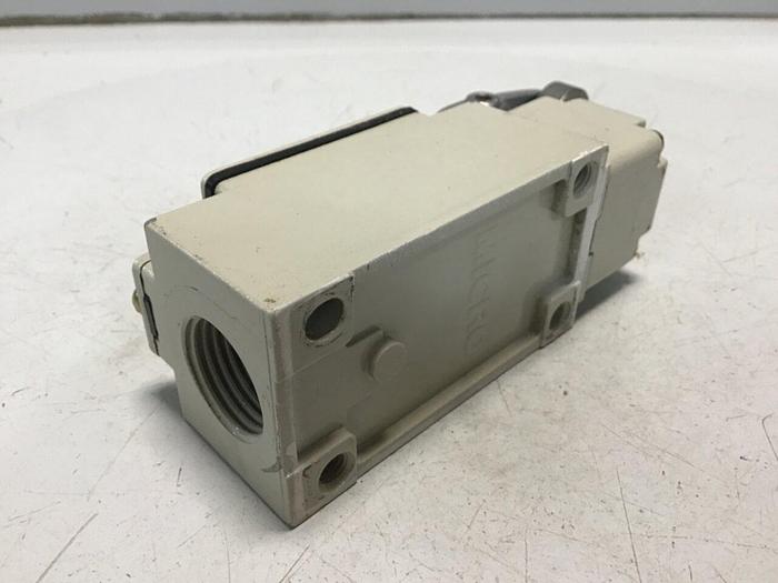 Used YAMATAKE Limit Switch LJA10-11A21N-003 #121737