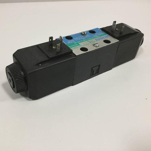 Used VICKERS Valve DG4V3S82CVMUH560 Used