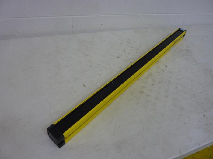 Used SICK OPTIC ELECTRONIC Light Curtain Sender MGSS90-12 #50935
