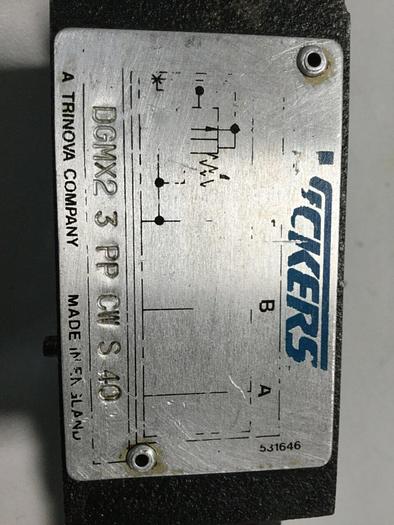 Used VICKERS Pressure Reducing Valve DGMX2-3-PP-CW-S-40 #111282
