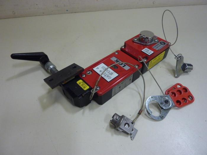 Used FORTRESS INTERLOCKS Safey Interlock Switch AMLOK024024 #67197